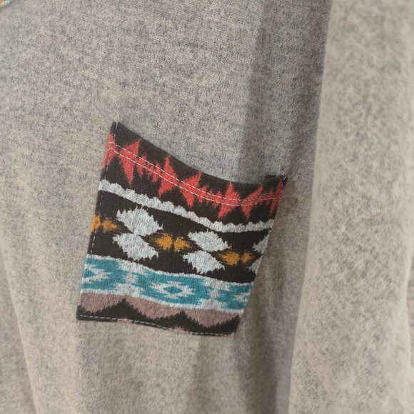 Now N Forever Women's 2X Solid Crisscross V-Back Top w/Aztec Print Trim NWOT - Picture 7 of 8